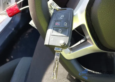 2019 Volkswagen Jetta 1.4T R-Line/1.4T S/1.4T Se z USA, uszkodzony, nr VIN 3VWC57BUXKM018042